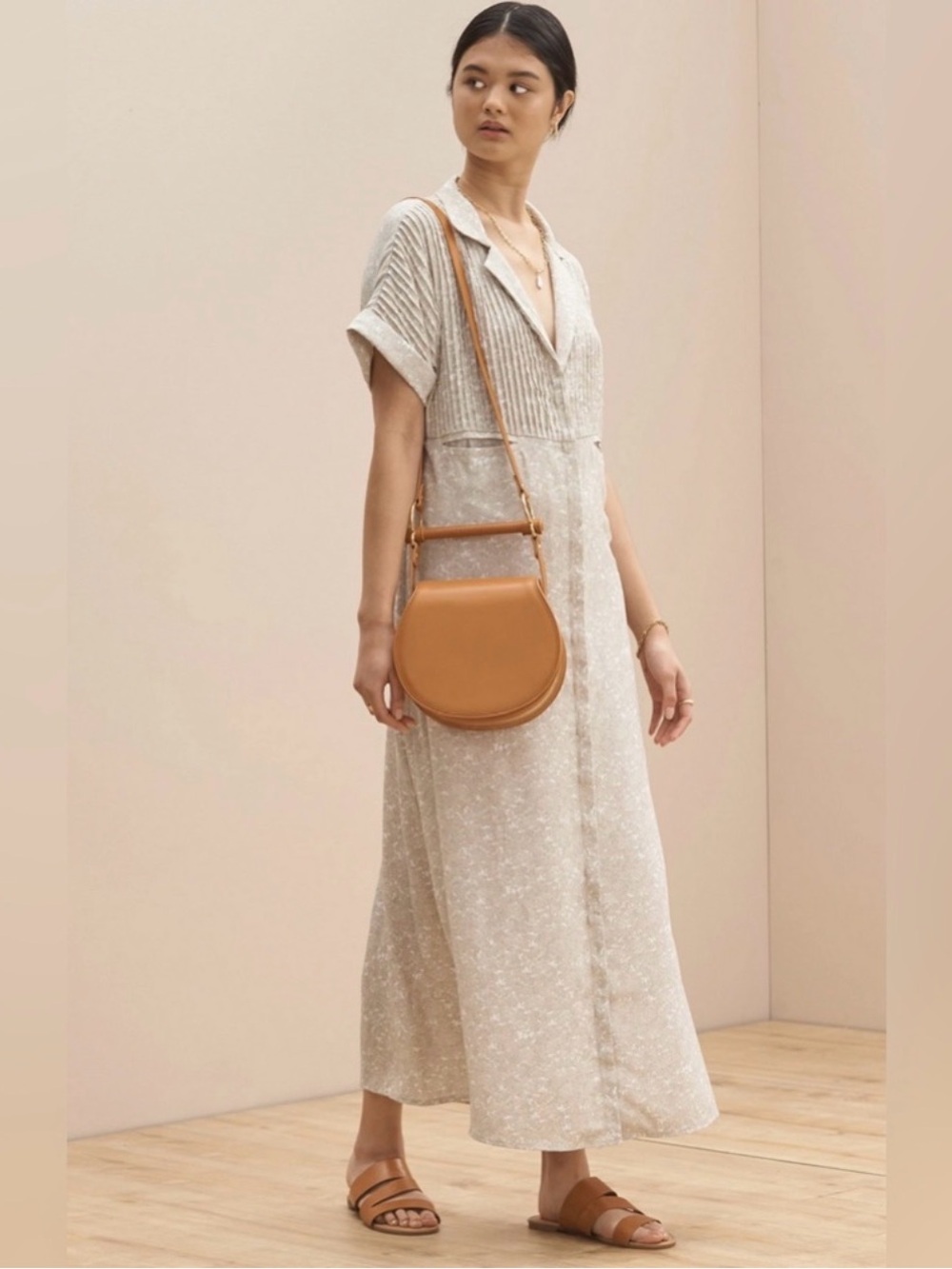 Sancia Ladies dress with stunning details for a minimal sophistication. - Picture 3 of 11